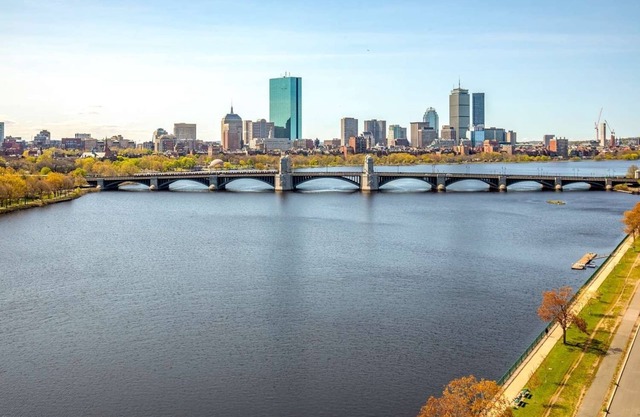 Indulge in Home Like Comfort! Near Fogg Art Museum, Cambridge, w/Indoor Pool!