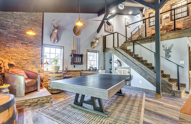 Infinity Pool + Mtn Views: Luxe Talking Rock Home