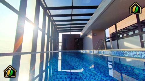 Infinity Rooftop Pool Penthouse with 24h Gym, Near Zona T!