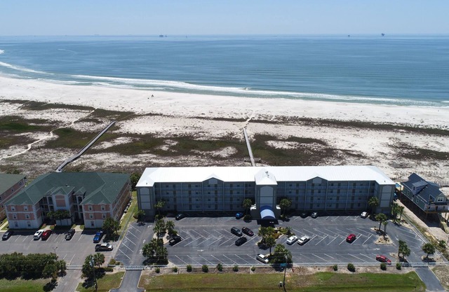 Inn at Dauphin Island 311 Wonderful Unit with Great Views!
