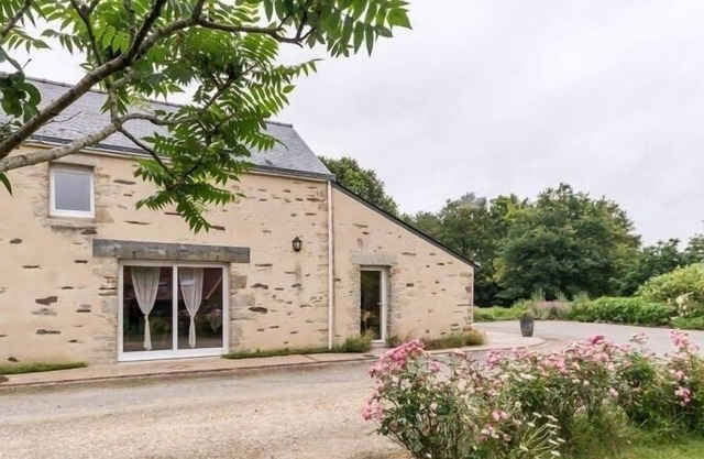 Inn Notre-Dame-des-Landes, 4 bedrooms, 8 people