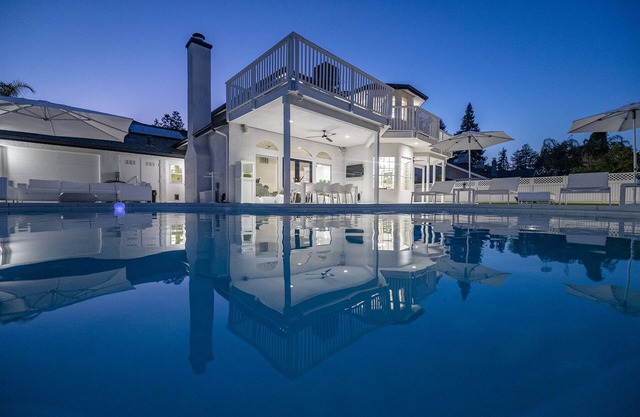 Inspired by the iconic white buildings and turquoise waters of Greece.