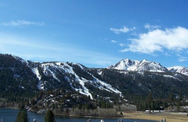 Interlaken #5 - 2 BR/2 BTH with views of Gull Lake & Carson Peak