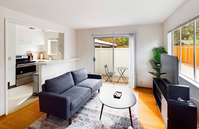 Inviting Palo Alto 1BR w/Patio, close to Shops & Stanford, by Blueground