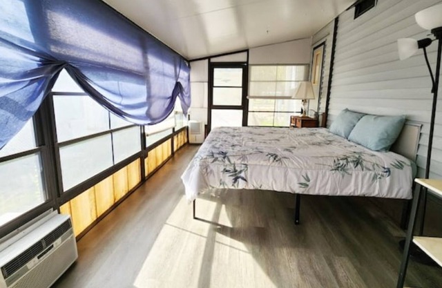 Inviting & peaceful near gulf beaches & The Myakka