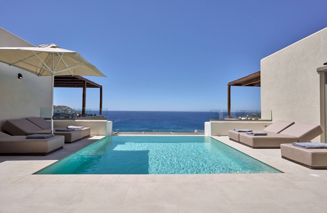 Ios Grand Pool Suites