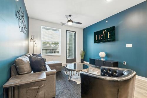 IRIE Living Brand New Lux 2BR Min Grand Park