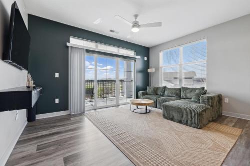 IRIE Living, Replenish Kg 2Bd Gym Pool BRAND NEW