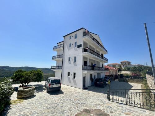 Ishëm Greenview Apartments