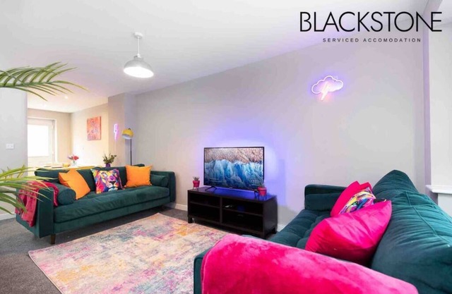 Island House - 3 Bedroom Townhouse