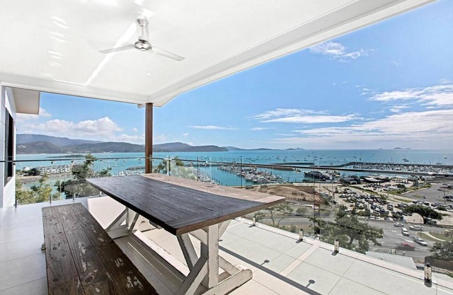 Island Views - the perfect holiday home. Centre of Airlie Beach. More to offer
