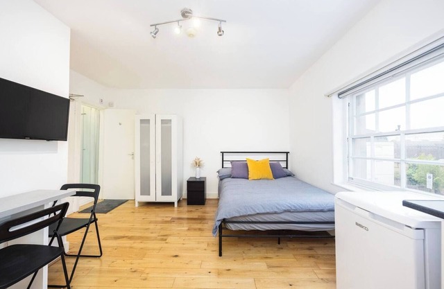 Islington Flat - Offord Road