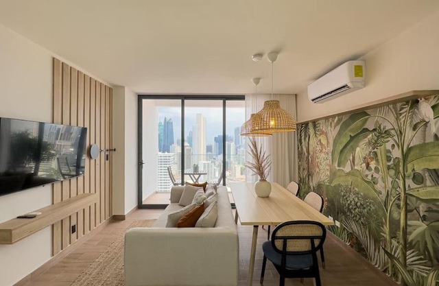 Isthmus Concept Apartment