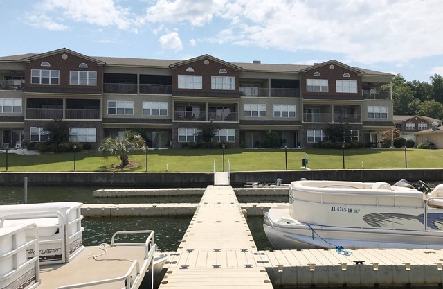 It's time for Auburn Football! Book now. 6 sleeping places