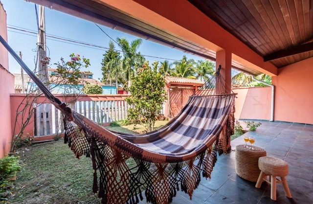 Itanhaém Casa ampla com piscina e churrasqueira a 300m da praia