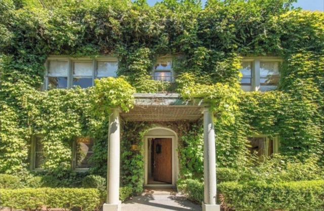 Ivy House Downtown Healdsburg Plaza