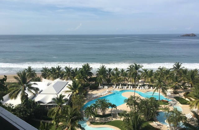 IXTAPA-MONARCA Relaxing BEACHFRONT CONDO with awesome view