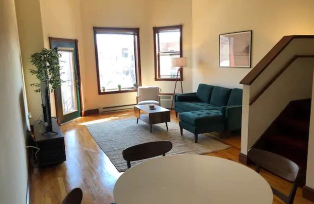 Jacuzzi Loft-1Br Extnd Stay Near Capitol!