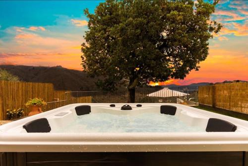 Jacuzzi Privata e Splendida Vista in bellissimo Cottage