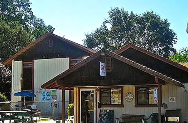 Jamestown Railtown Motel