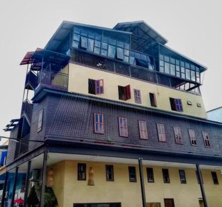 Japanese Pod Lodge