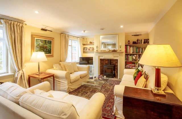 Jasmine Cottage, Kelsale - sleeps 5 guests - Aldeburgh Coastal Cottages