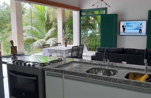 Jauá house 200m from the beach with swimming pool