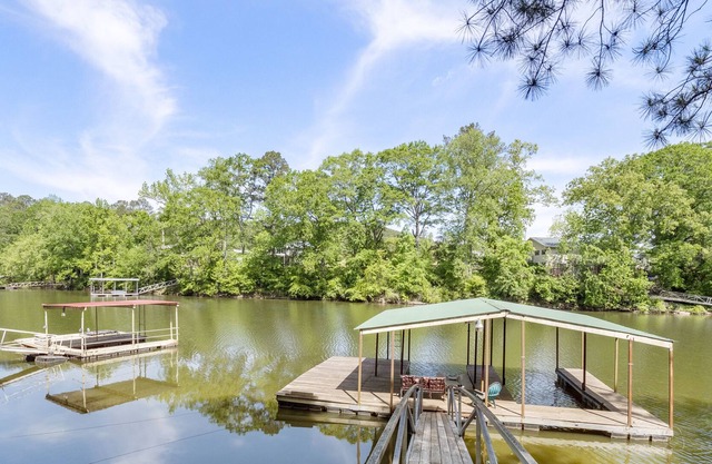 "JAX JOINT" - Walk to Arrowhead restaurant, Boat launch at Arrowhead