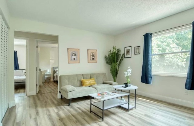 Jay’s Cozy Safari - Steps away from Busch Gardens