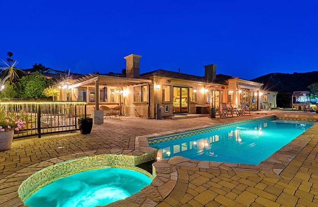 Jewel Above La Jolla Shores - 4 Bed 4.5 Bath Heated Pool Ocean View