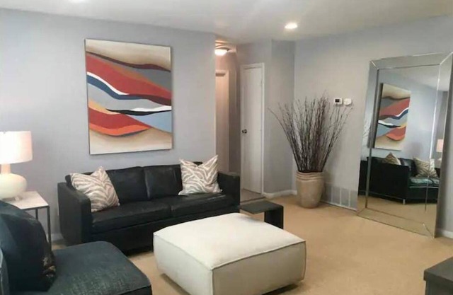 Jewel in WoodPark 1632