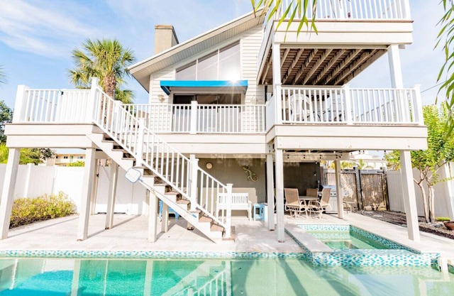 Jewel of the Isle - Pass-a-Grille Beach