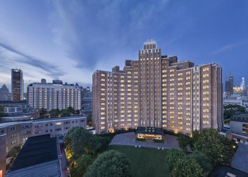 Jin Jiang Hotel Shanghai - historical hotel in the city-center of Huaihai shopping area and convenient access to metro lines