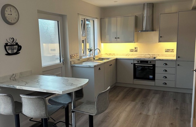 JJ’s Retreat n800m from Royal County Down Golf Course