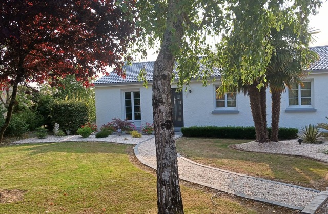 Jolie Maison de Campagne au Calme Proche du lac de G-lieu