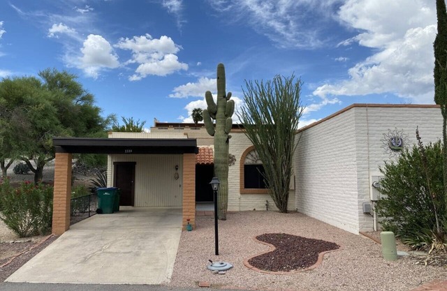 Julia's Casita. The perfect desert retreat. Age 55+