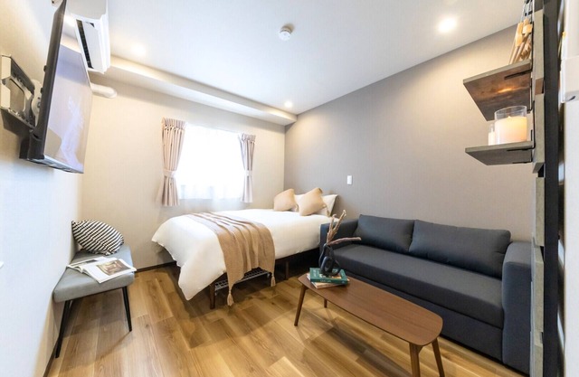 June Open! Fresh Seafood at Kuromon & Walk Namba