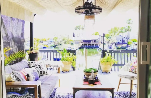 Jungle Bungalow - Unique Home on the Water