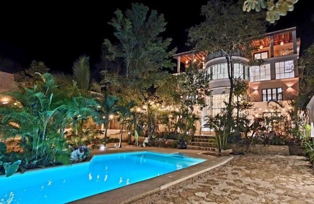 Jungle Mansion & Cuisine