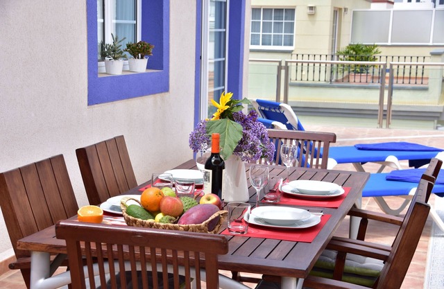 Junto A LA Playa, Magnifica Y Amplia Terraza EN Esquina