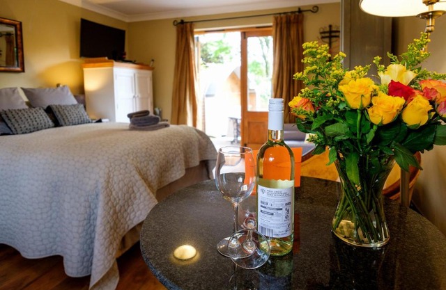 Just a Minim - a beautiful studio in quaint rural location