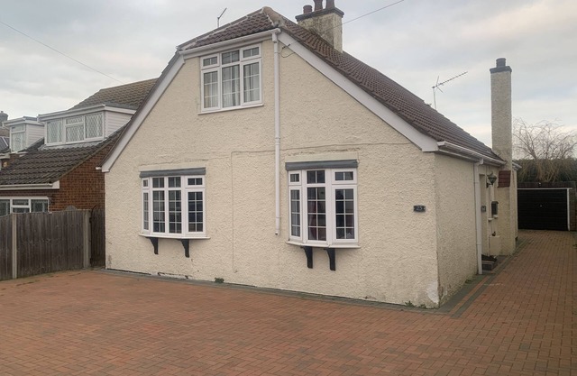 Just five minutes walk from the beach!