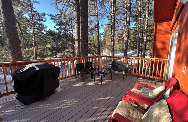 Just Listed! Forest View Dog Friendly 2-Bedroom House Near Heavenly And Lake