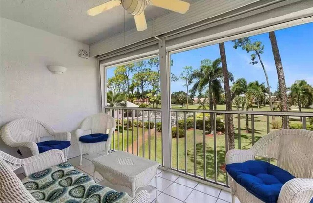 Just Minutes From 5th Ave And The Great Beaches In Naples