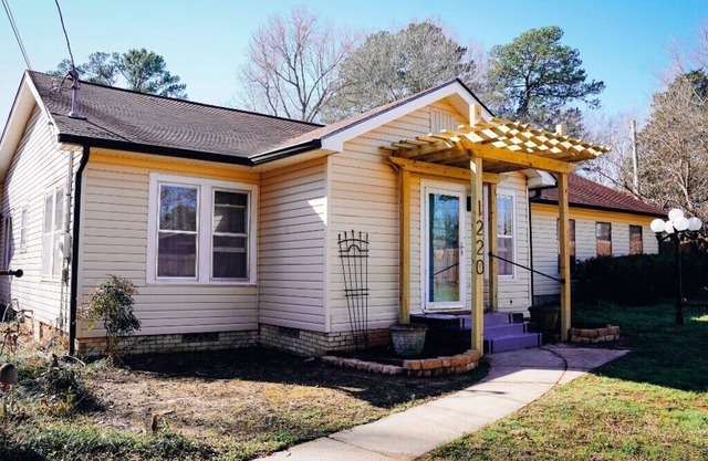 Just minutes from EVERYTHING! Lots of amenities.