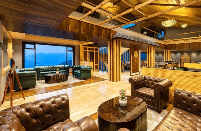 Justa Cliffend Resort & Spa, Mashobra