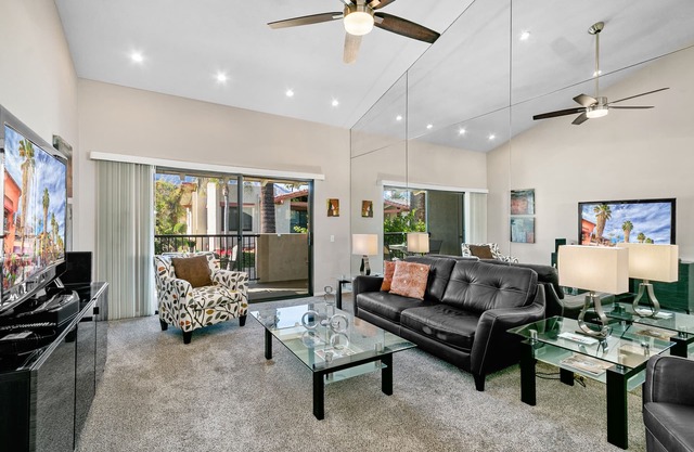 K0290 - 2/2 Ranch Club Condo with Mountain Views. Close to Shopping.