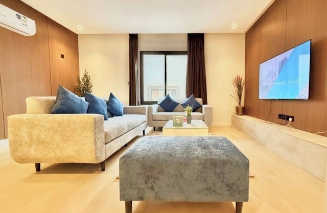 K10- Luxury Modern Prime Location near the Airport