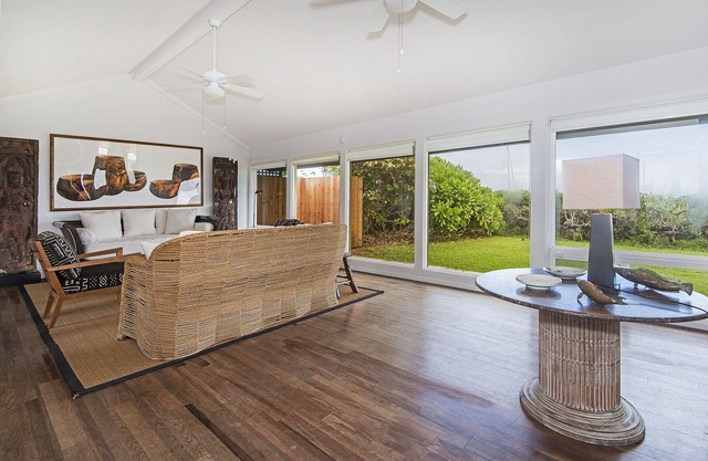 Kailua Beach Hideaway TA-189-305-8560-01