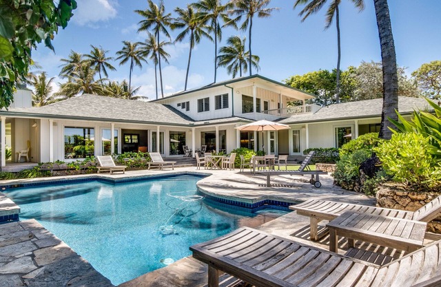 Kailua Luxury Beachfront House